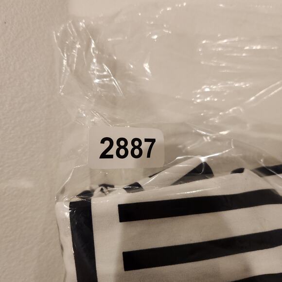 Chicos Womens Black White Non Iron Striped Button Up Blouse Size 1.5 Medium - Picture 10 of 10